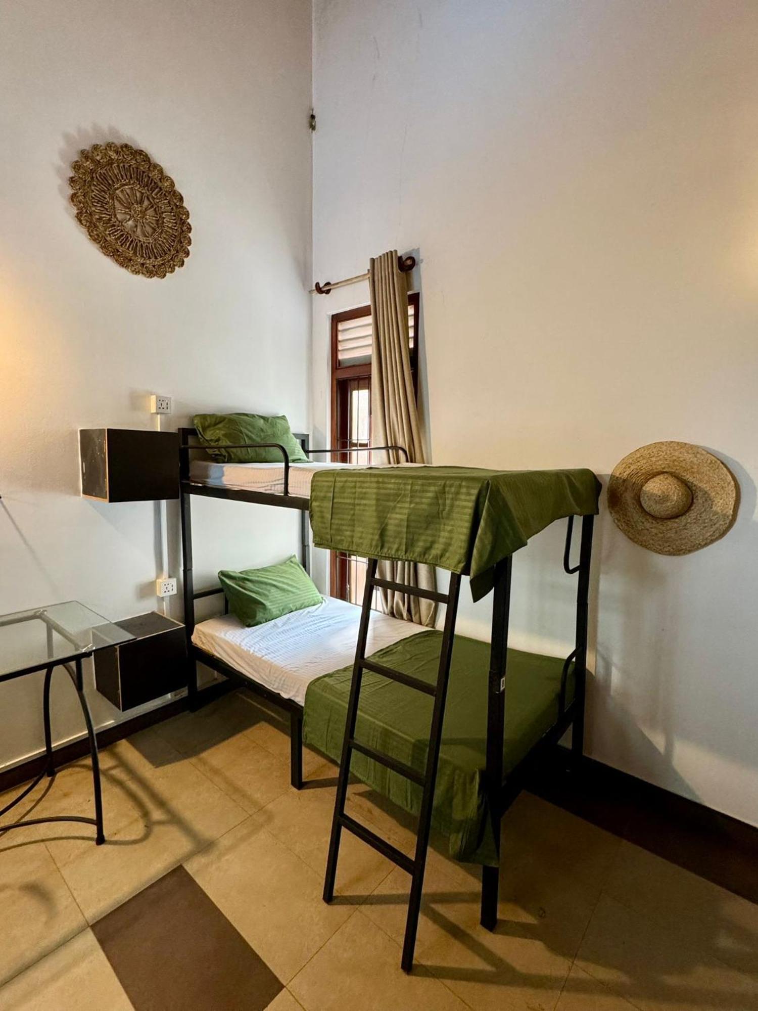 Hari Hari Hostel Weligama Exterior photo