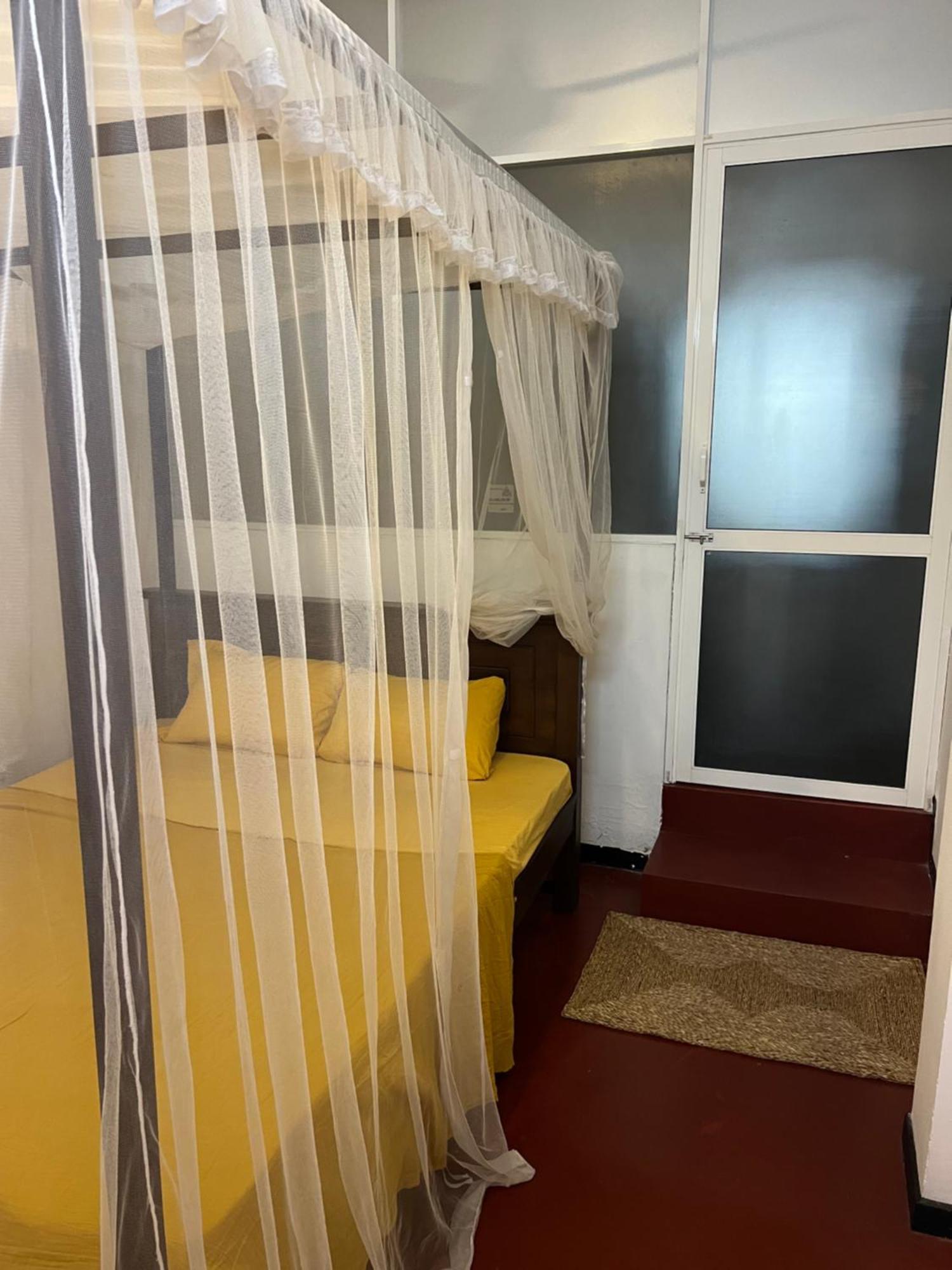 Hari Hari Hostel Weligama Exterior photo